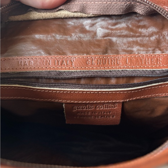 Classic Tan Leather Shoulder Bag - Picture 3 of 4